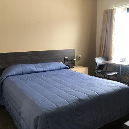 Motel Falcon Brossard Extérieur photo