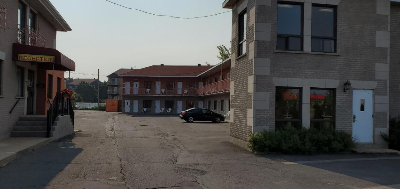 Motel Falcon Brossard Extérieur photo