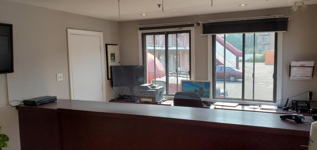Motel Falcon Brossard Extérieur photo