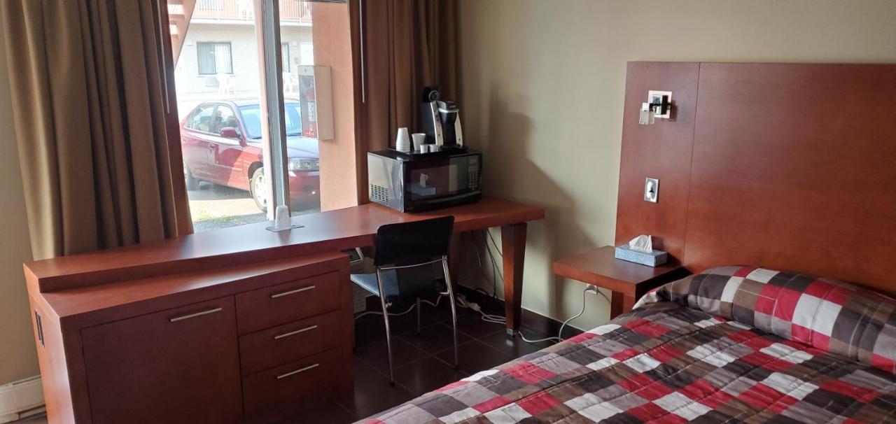 Motel Falcon Brossard Extérieur photo