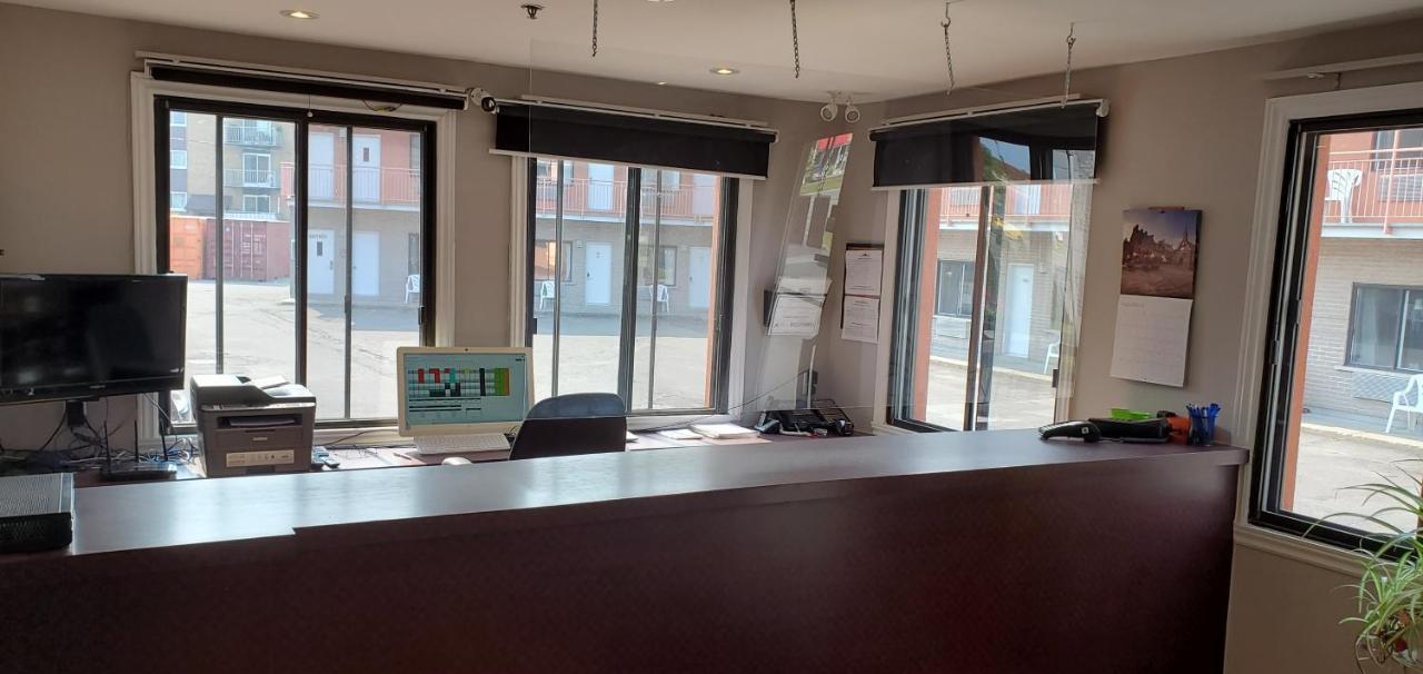 Motel Falcon Brossard Extérieur photo