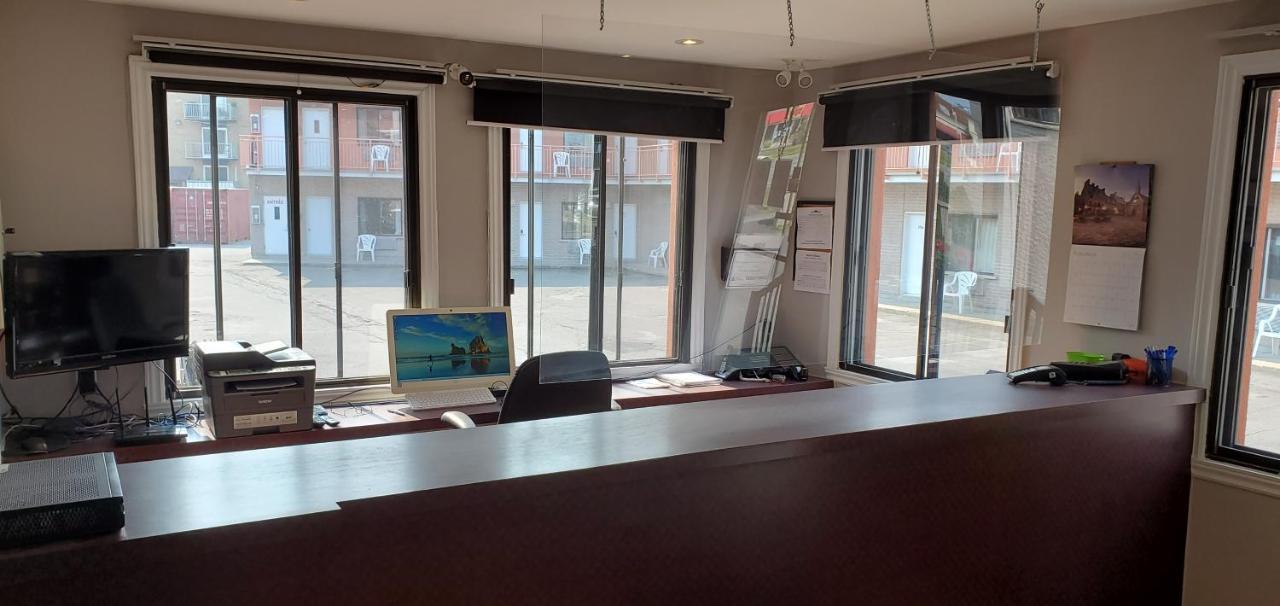 Motel Falcon Brossard Extérieur photo