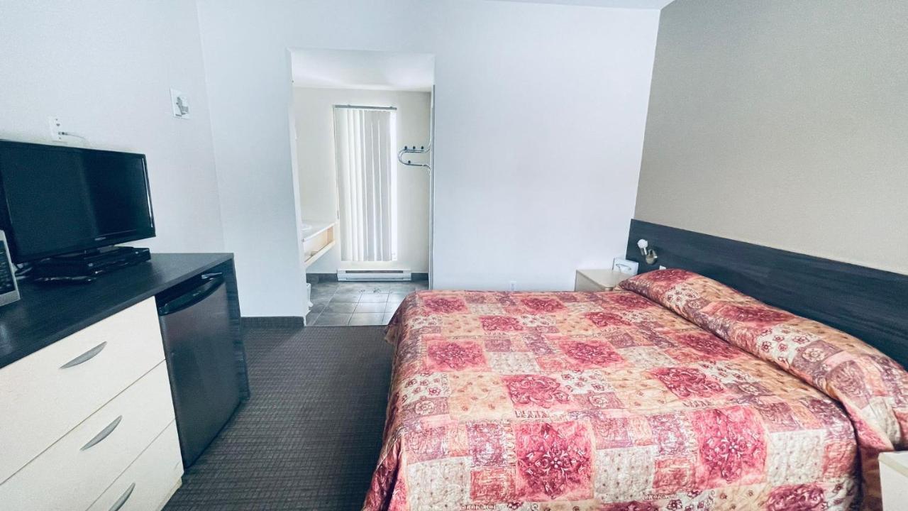 Motel Falcon Brossard Extérieur photo