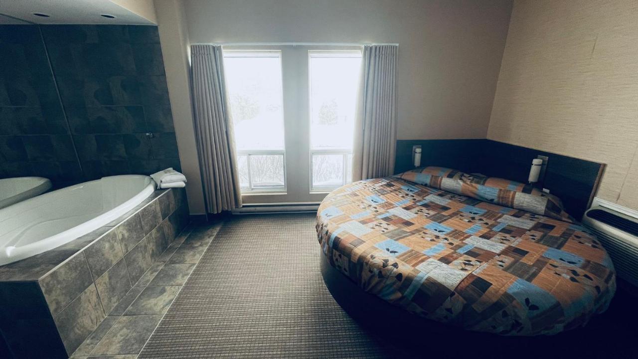 Motel Falcon Brossard Extérieur photo