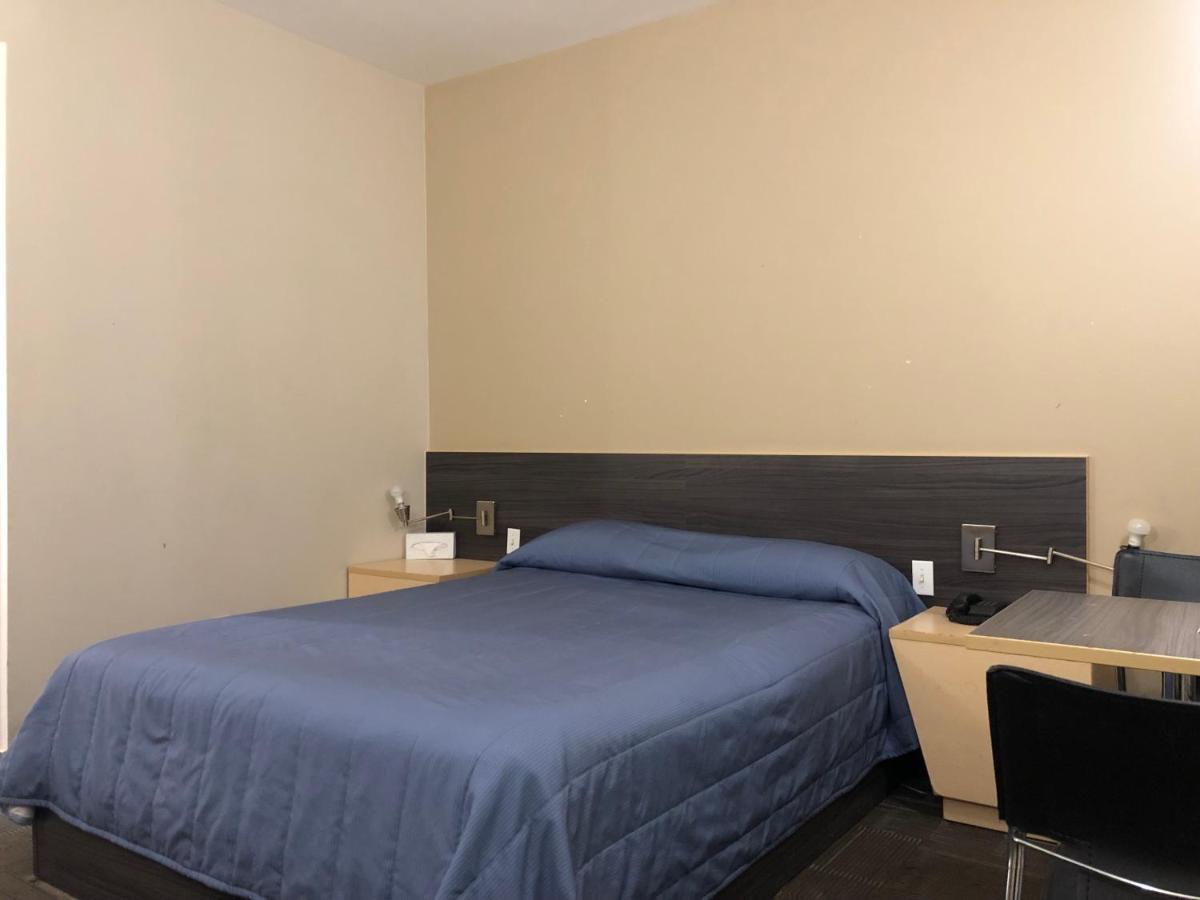 Motel Falcon Brossard Extérieur photo