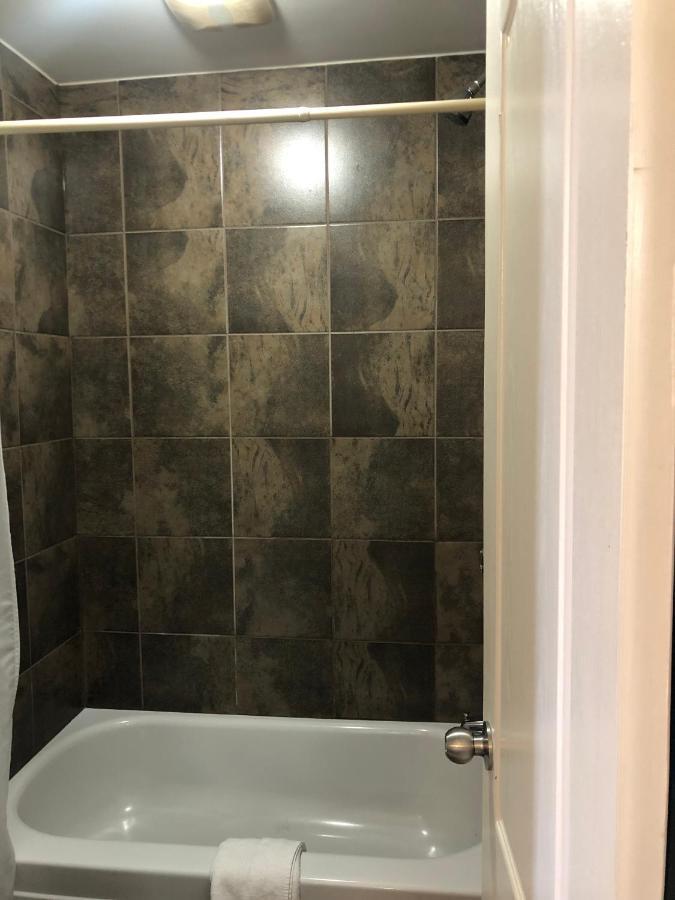 Motel Falcon Brossard Extérieur photo