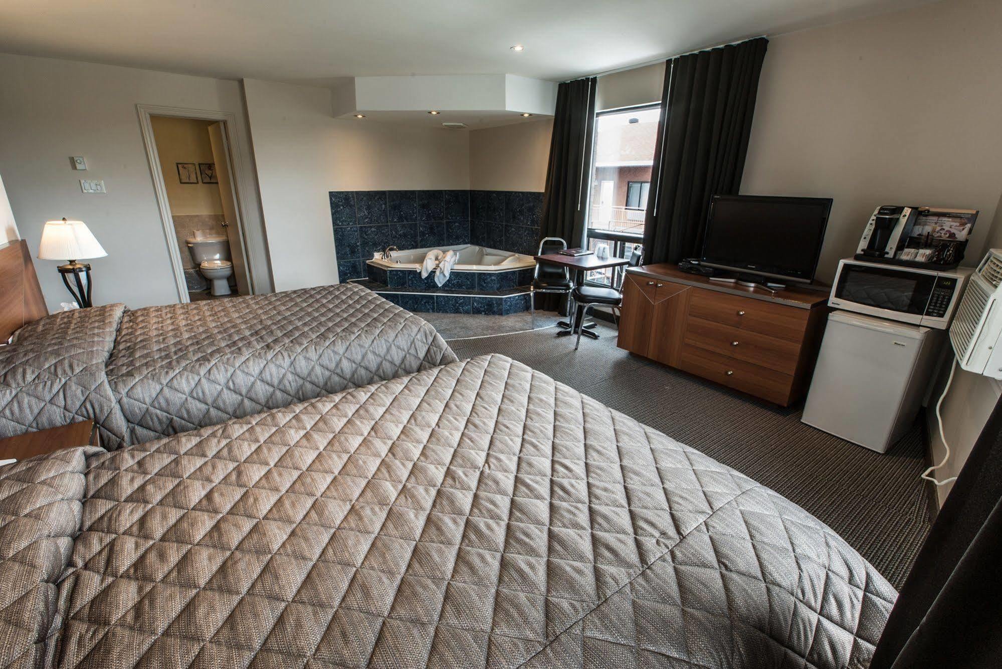 Motel Falcon Brossard Extérieur photo