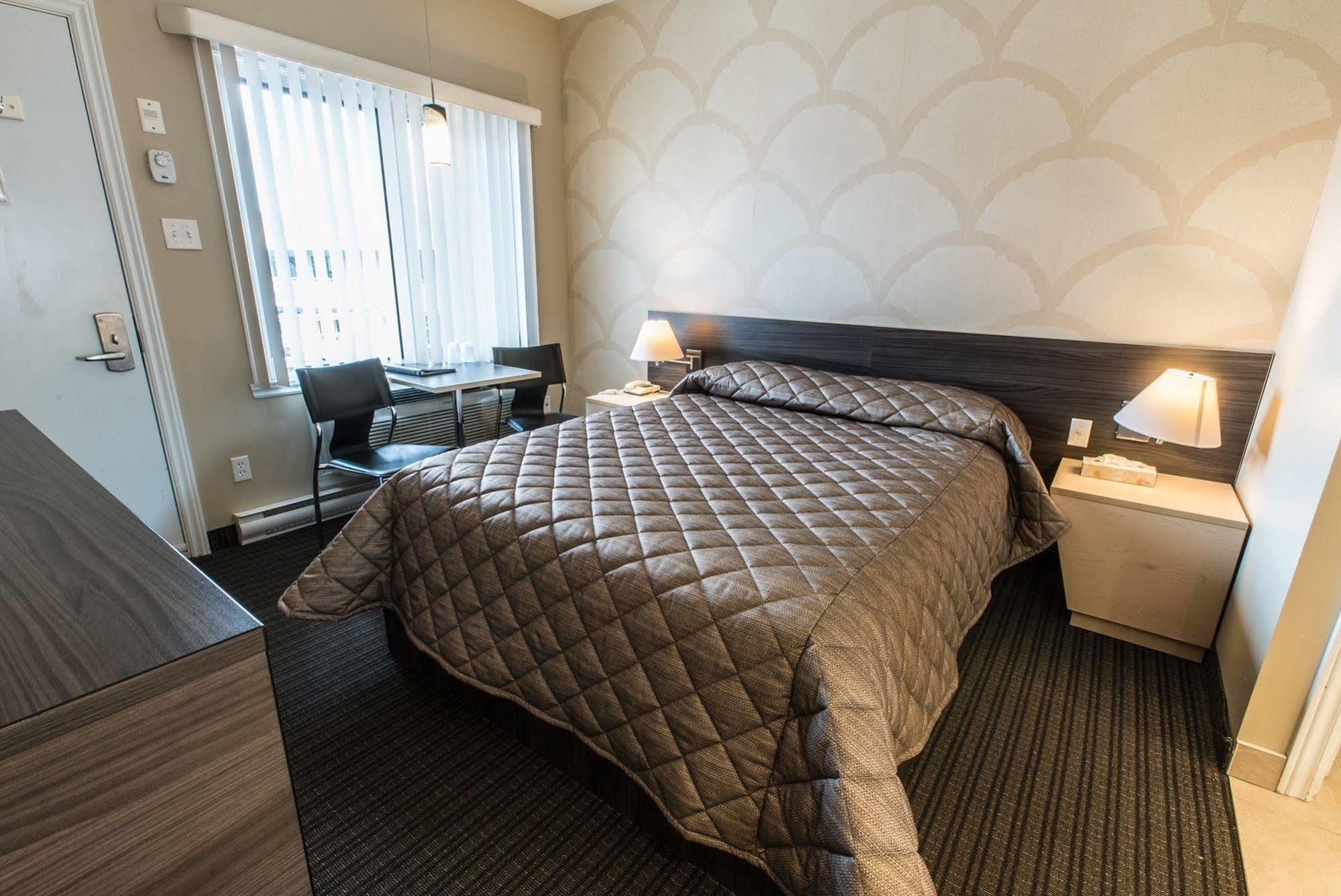 Motel Falcon Brossard Extérieur photo