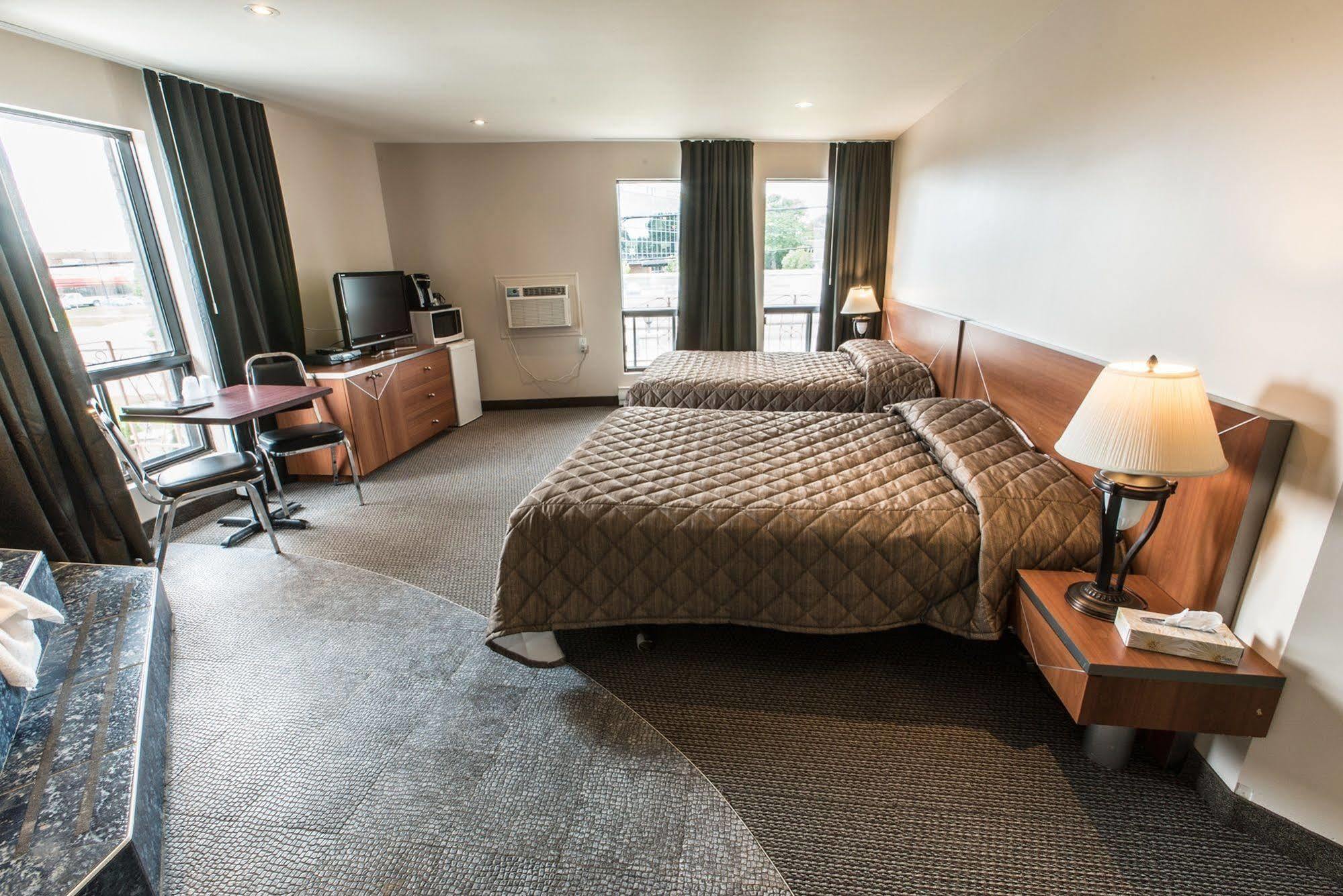 Motel Falcon Brossard Extérieur photo