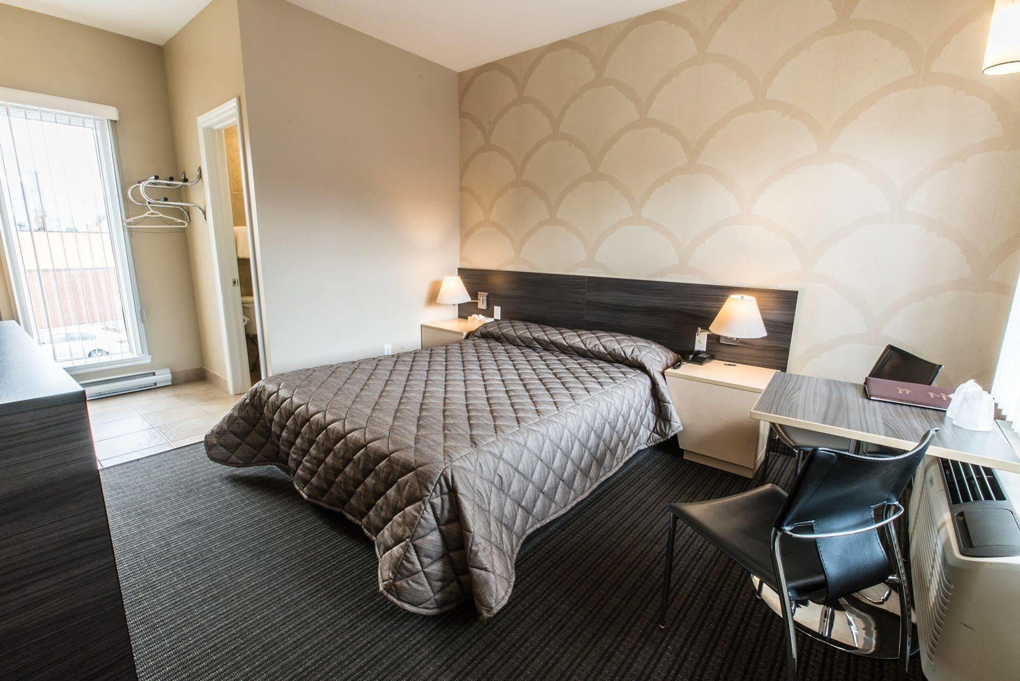 Motel Falcon Brossard Extérieur photo